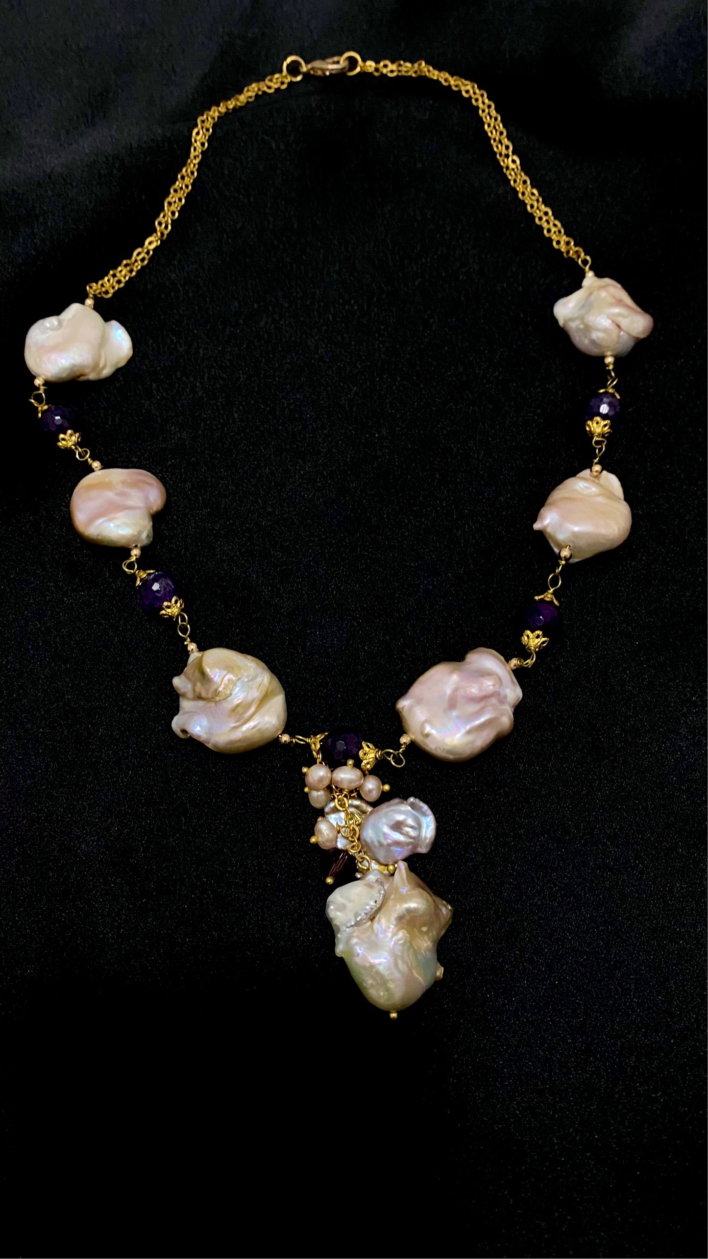 Lange Perlenkette Halskette aus lila-rosa Barockperlen natürliche Süßwasserperlen